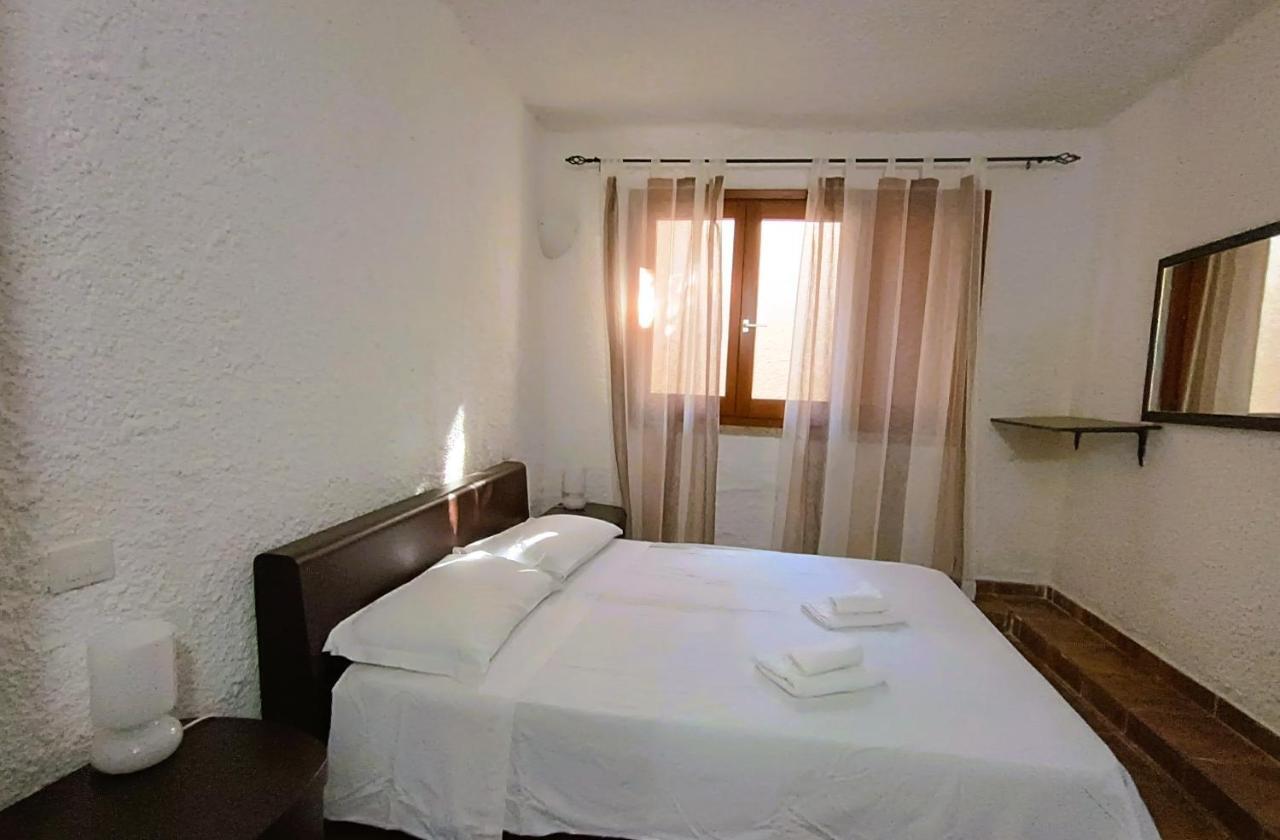 Central House Porto Rotondo Buitenkant foto